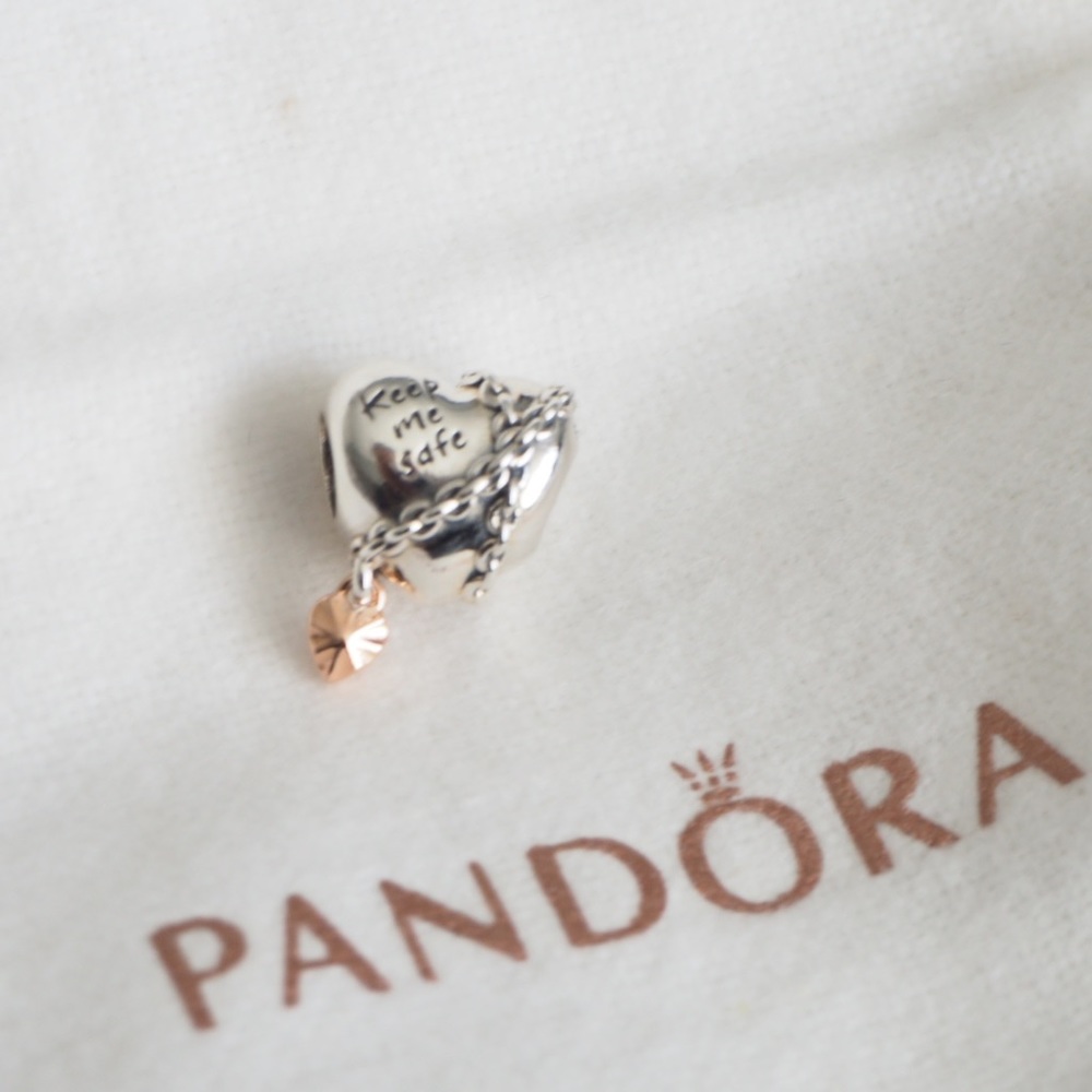 PANDORA  788344 Silver Woman Heart Chained.